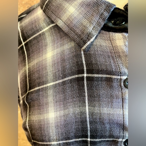 Andree by Unit Black Plaid Button Top w/Black & Cream Embroidered Velvet Back 3x - Picture 4 of 9